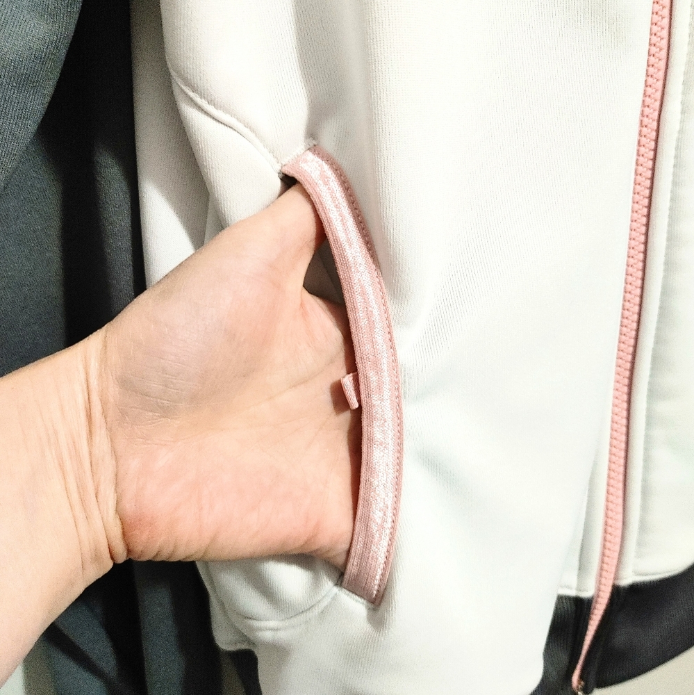 Nike full zip top. - Picture 6 of 9